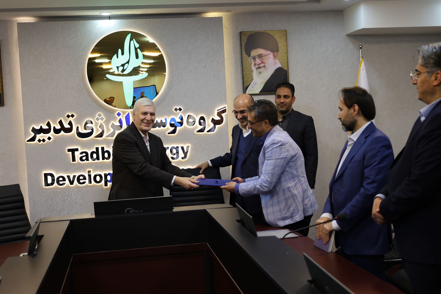 مراسم تودیع و معارفه معاونت مالی، اداری و پشتیبانی گروه توسعه انرژی تدبیر برگزار شد